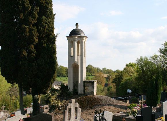 Photographie de la lanterne aux morts de Mouliherne